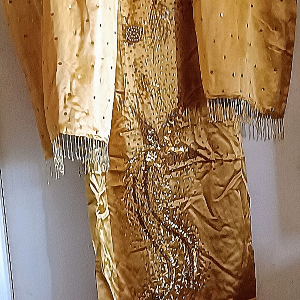 Chinese traditional wedding dress